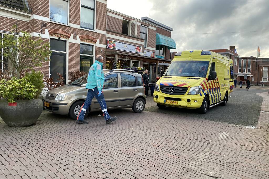 Fietser in botsing met personenauto