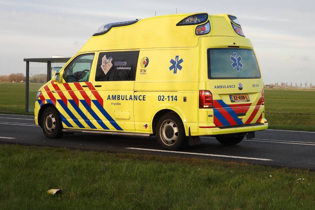 Provincialeweg dicht na aanrijding