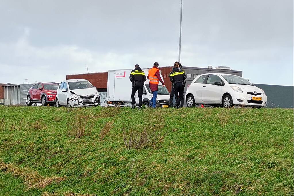 Veel schade bij kop-staartbotsing op snelweg