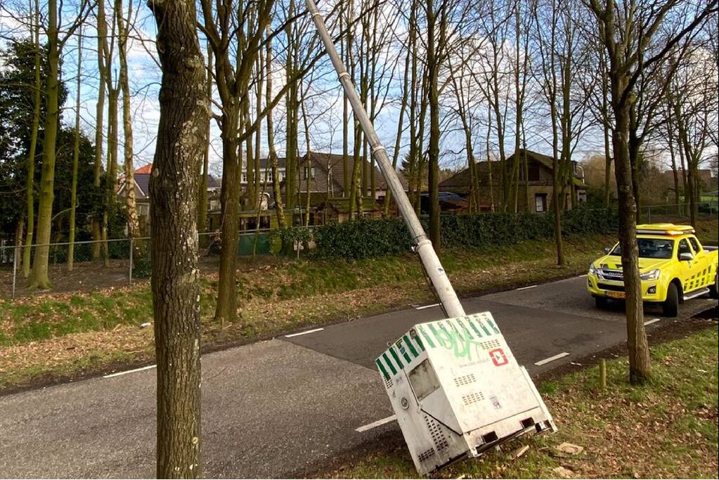 Mobiele cameramast A58 omgewaaid