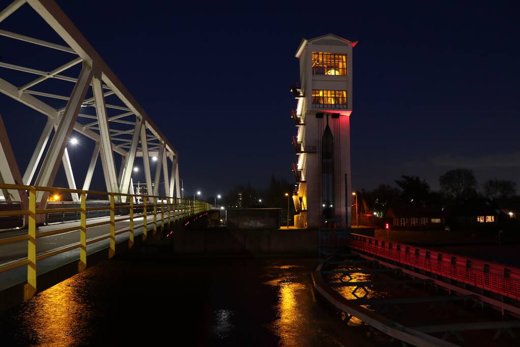 Hollandsche IJsselkering gesloten door hoog water