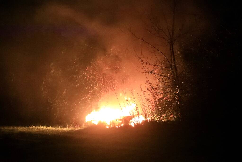 Gedumpte scooter in brand gestoken