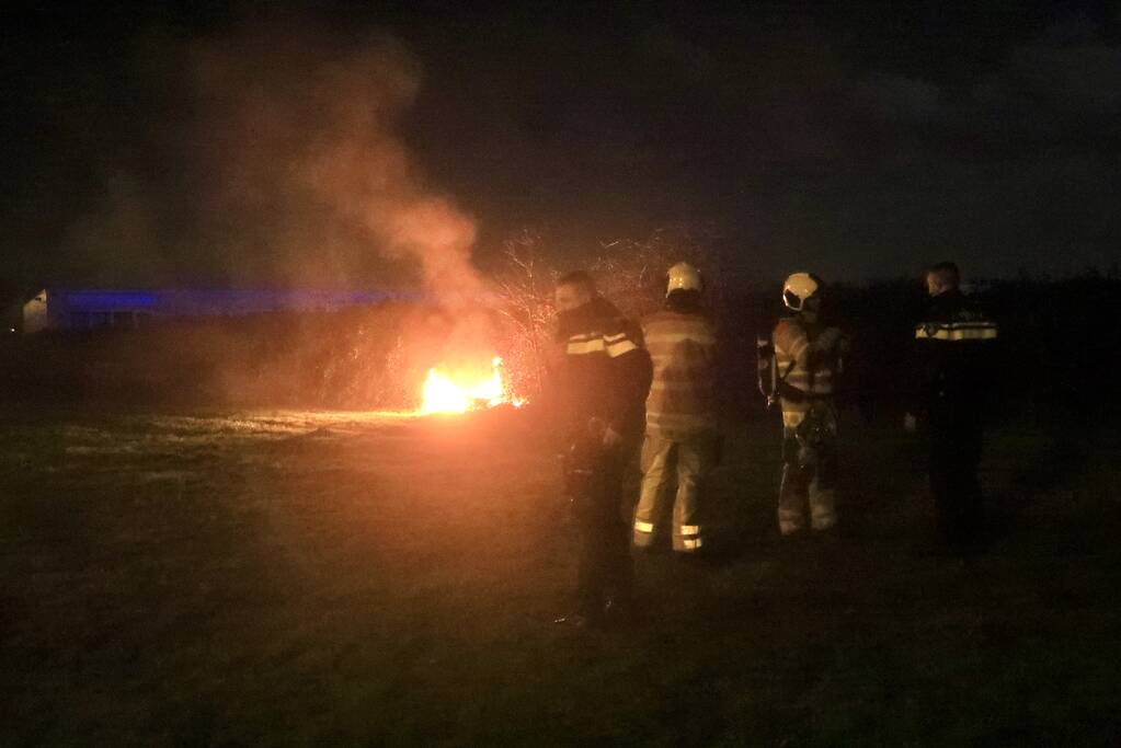 Gedumpte scooter in brand gestoken