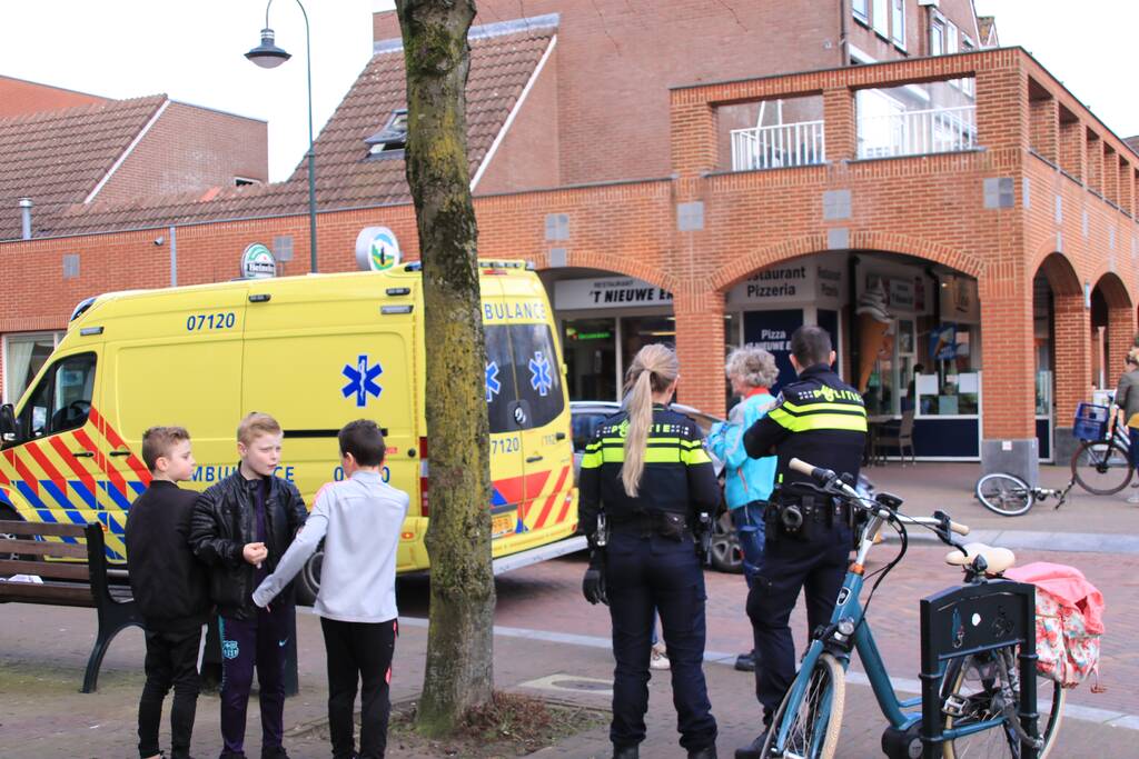 Fietser komt in botsing met auto