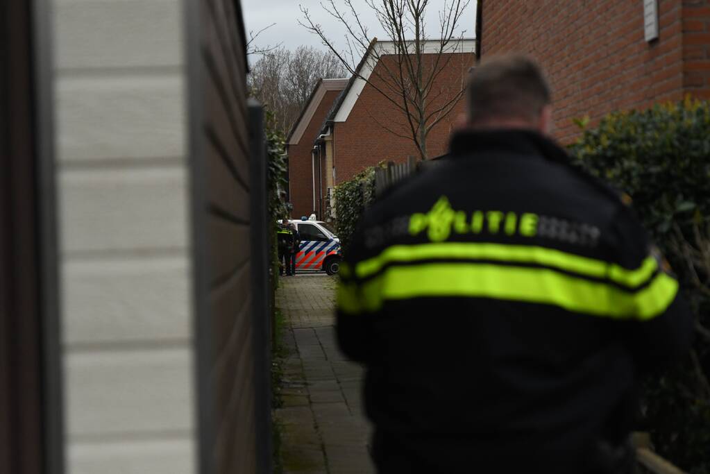 Grote politie inzet bij woning