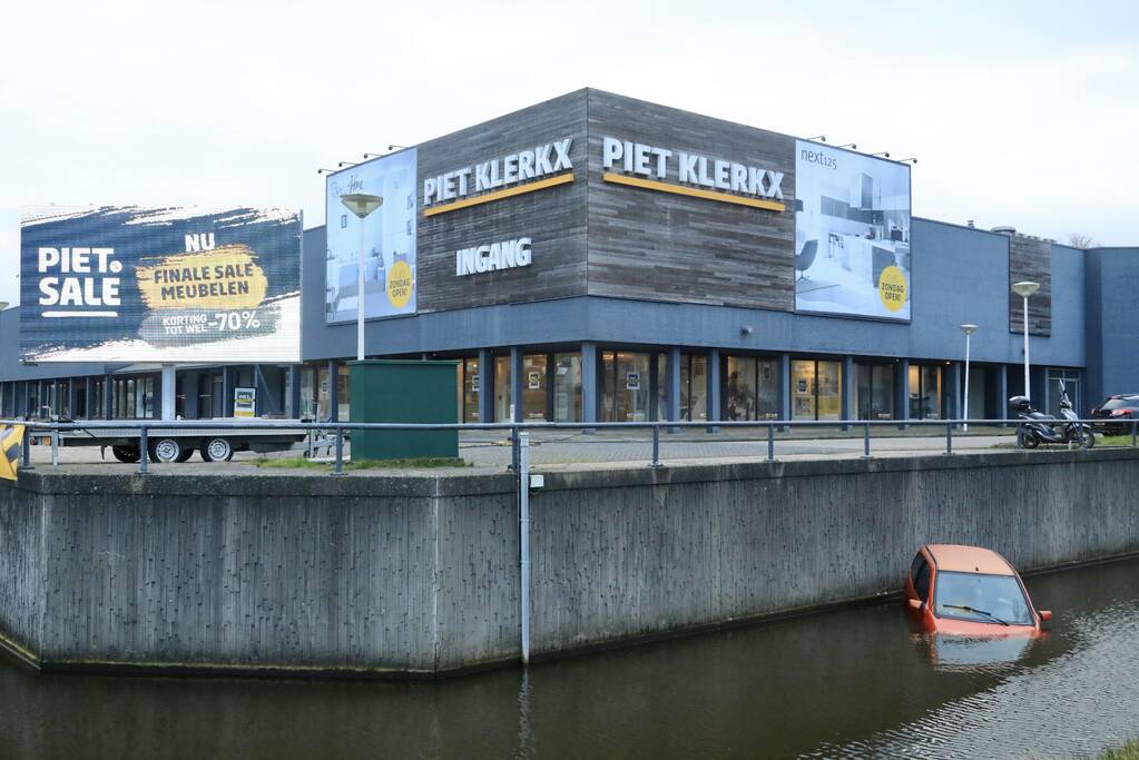 Brommobiel belandt te water voor Piet Klerkx
