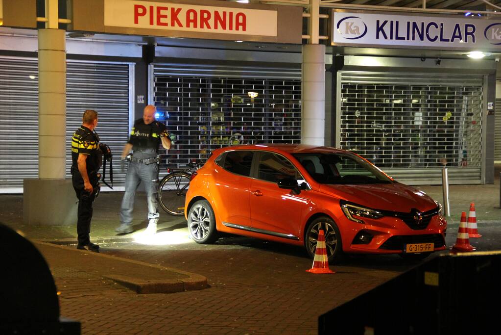 Man en vrouw worden beschoten en raken zwaargewond