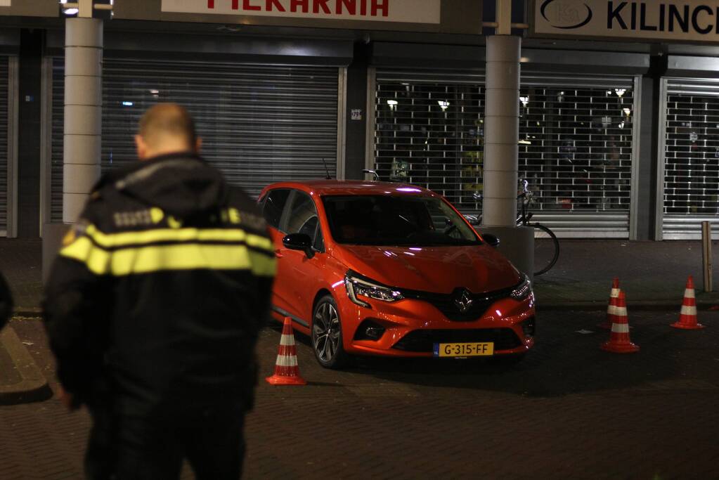 Man en vrouw worden beschoten en raken zwaargewond