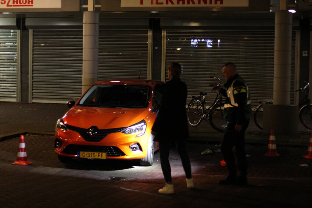 Man en vrouw worden beschoten en raken zwaargewond