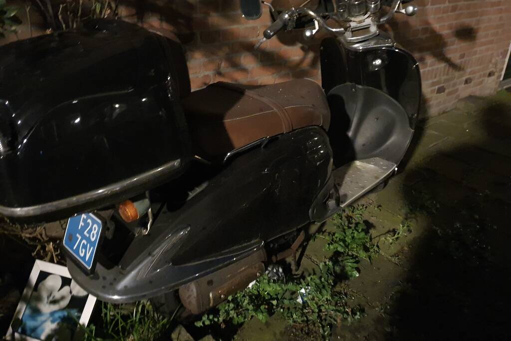 Scooter verwoest door brand