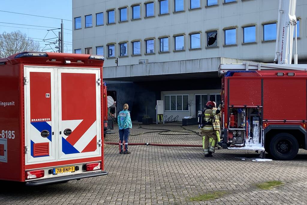 Voormalig pand Getronics Data Centre vol rook