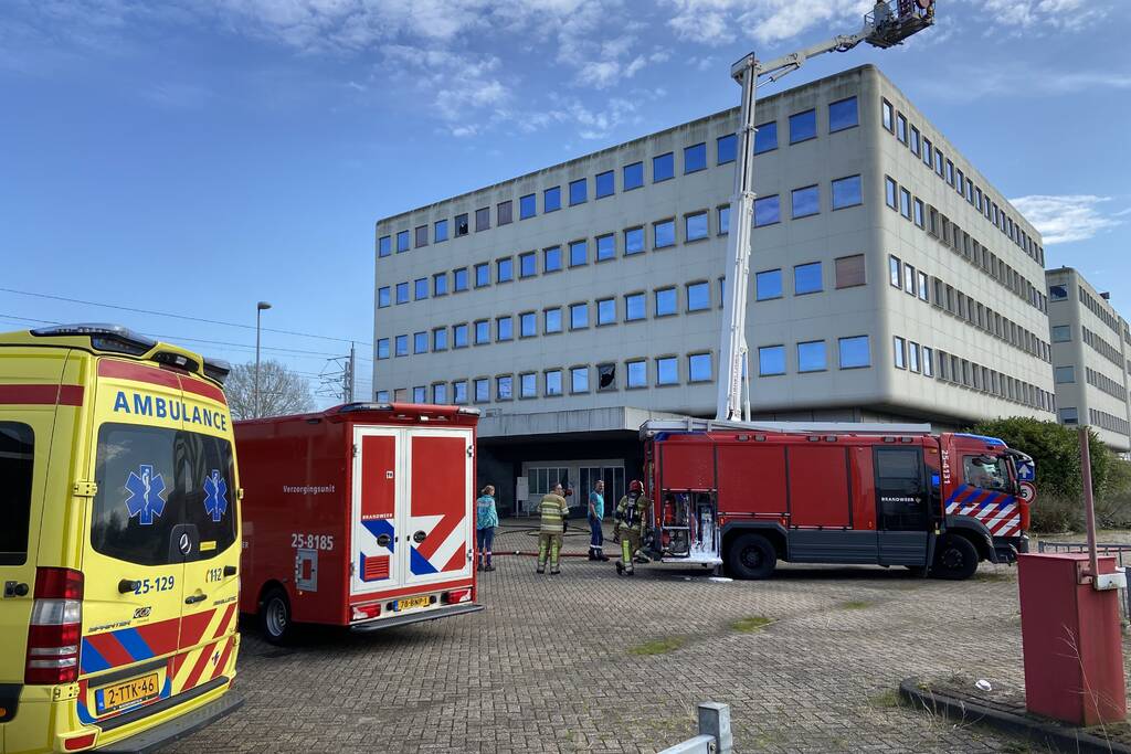 Voormalig pand Getronics Data Centre vol rook