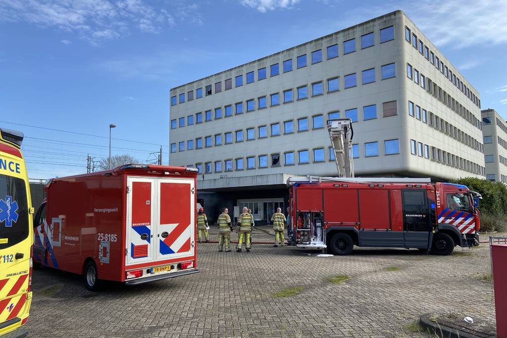 Voormalig pand Getronics Data Centre vol rook