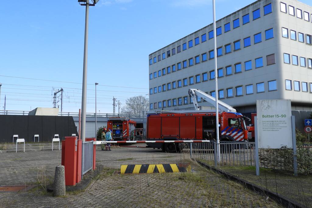 Voormalig pand Getronics Data Centre vol rook