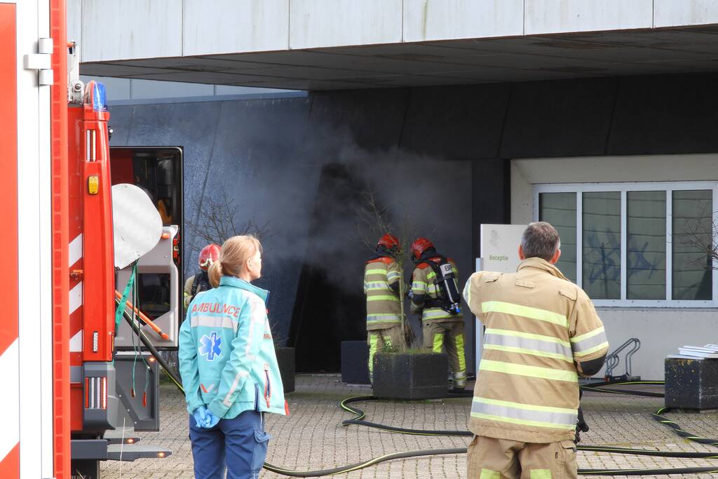 Voormalig pand Getronics Data Centre vol rook