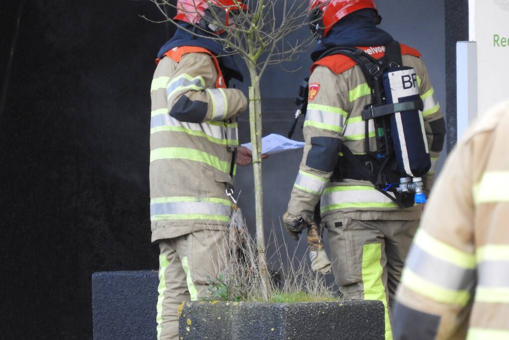 Voormalig pand Getronics Data Centre vol rook