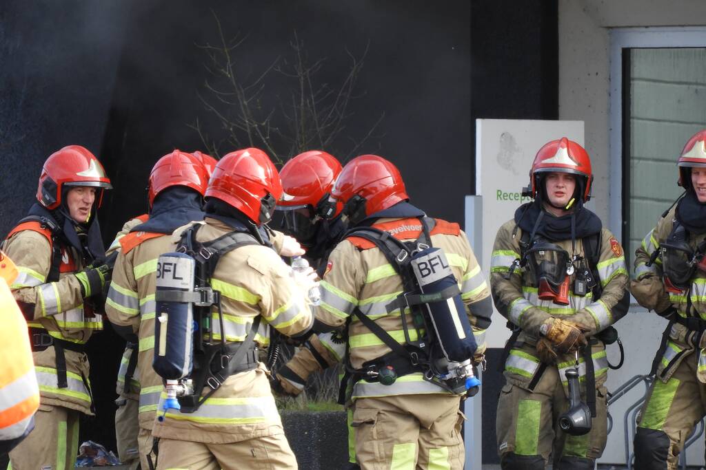 Voormalig pand Getronics Data Centre vol rook