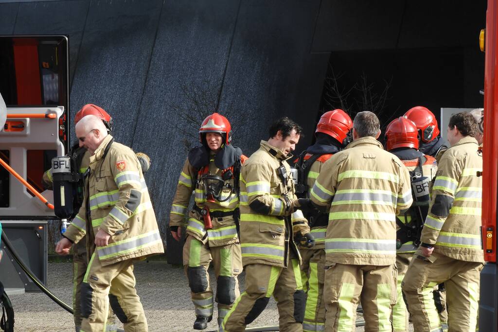 Voormalig pand Getronics Data Centre vol rook