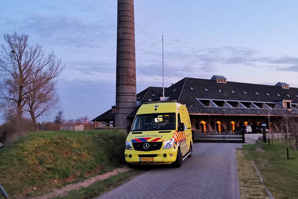 Meisje dreigde de Nederrijn in te gaan