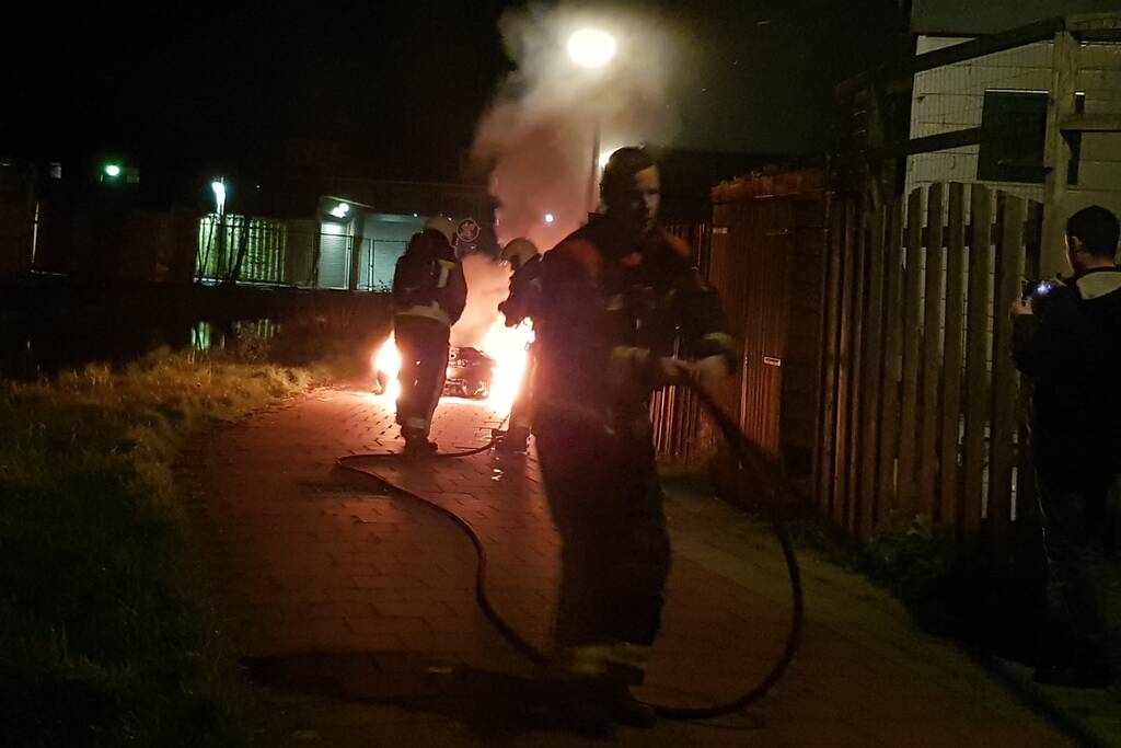 Scooter gaat in vlammen op