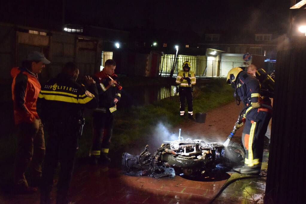Scooter gaat in vlammen op