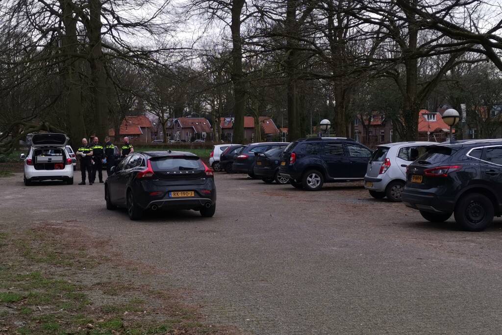 Auto zwaar vernield, persoon gewond