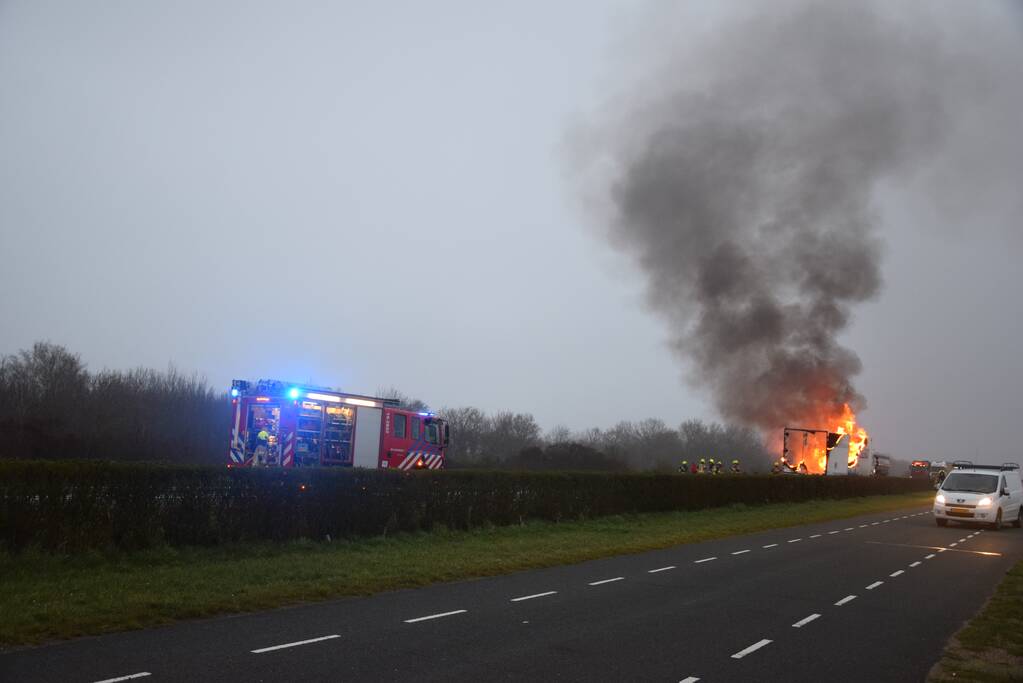 Oplegger volledig uitgebrandt