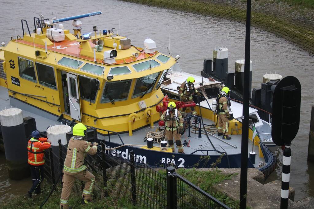 Brand op plezierjacht in haven De Kraanvogel