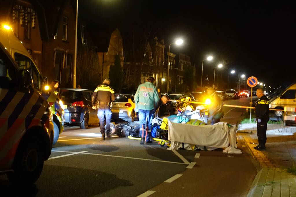 Gewonde na frontale aanrijding tussen twee scooters