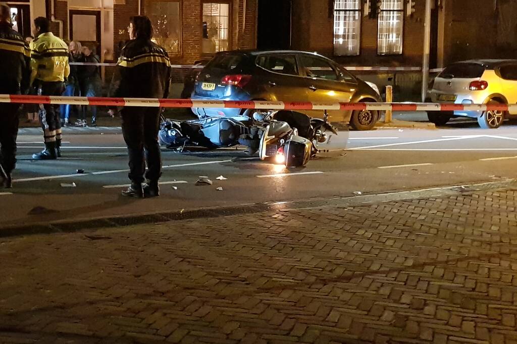 Gewonde na frontale aanrijding tussen twee scooters