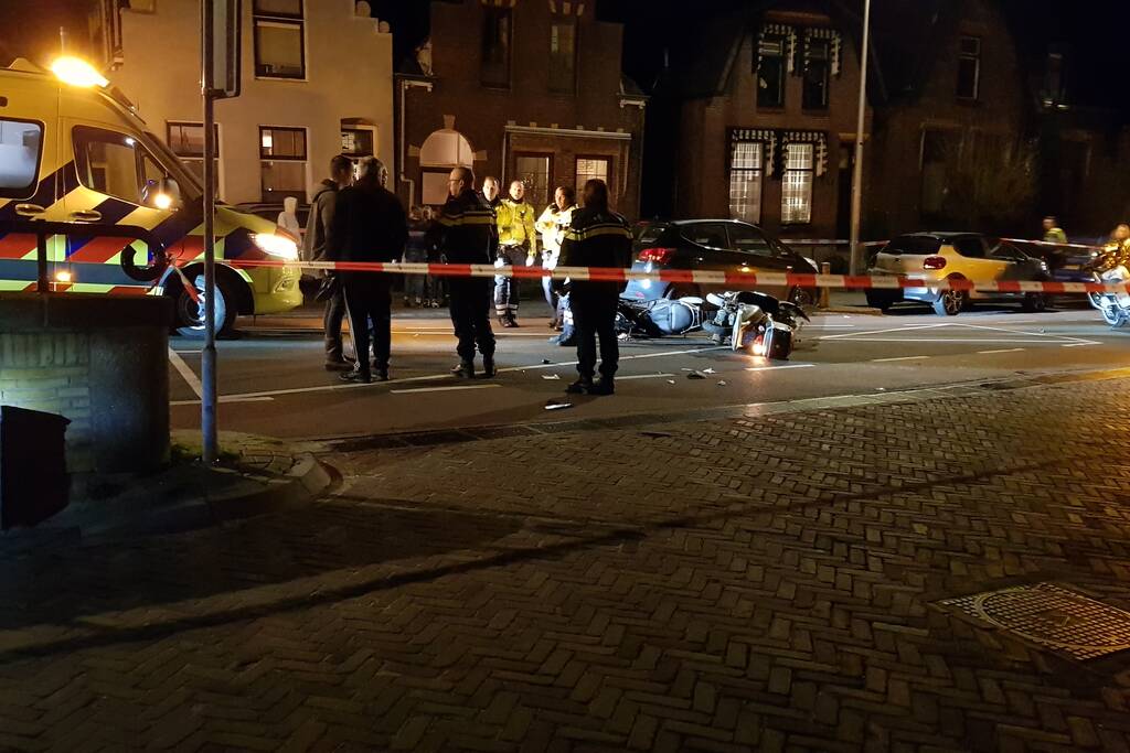 Gewonde na frontale aanrijding tussen twee scooters