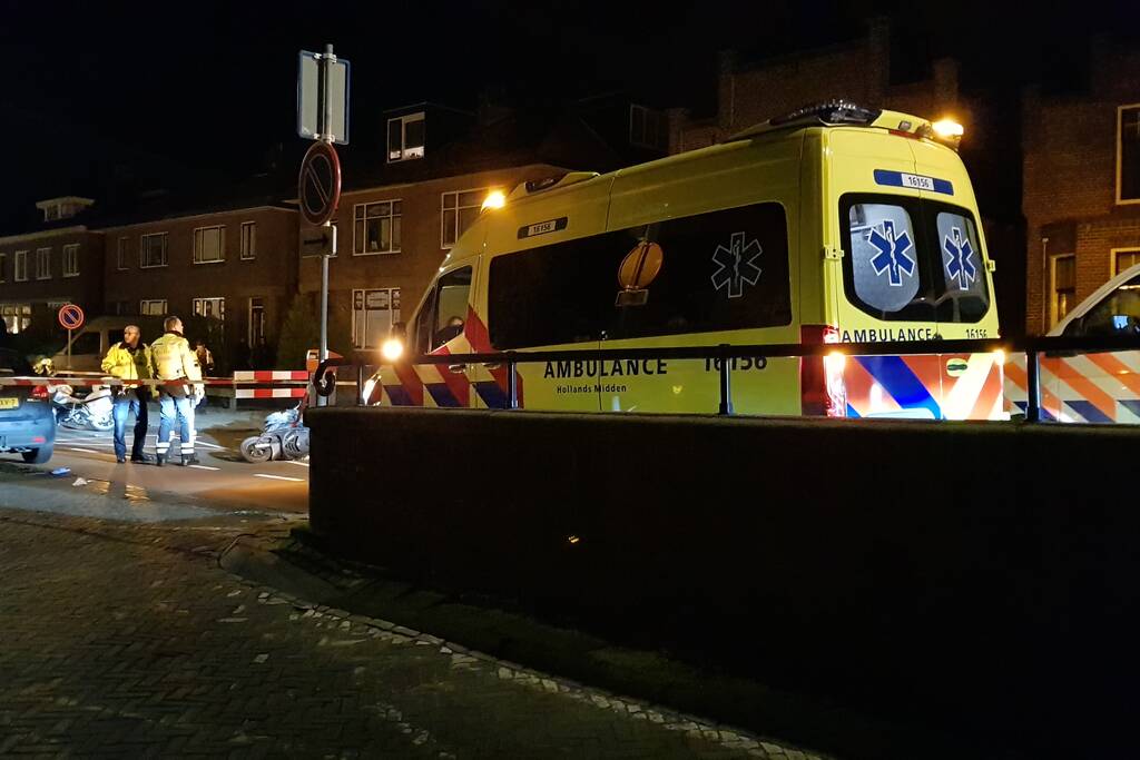 Gewonde na frontale aanrijding tussen twee scooters