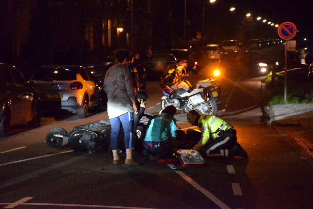 Gewonde na frontale aanrijding tussen twee scooters
