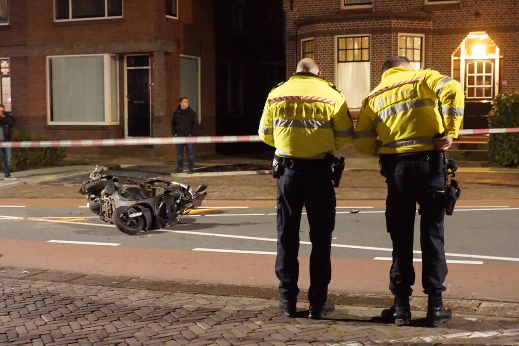 Gewonde na frontale aanrijding tussen twee scooters