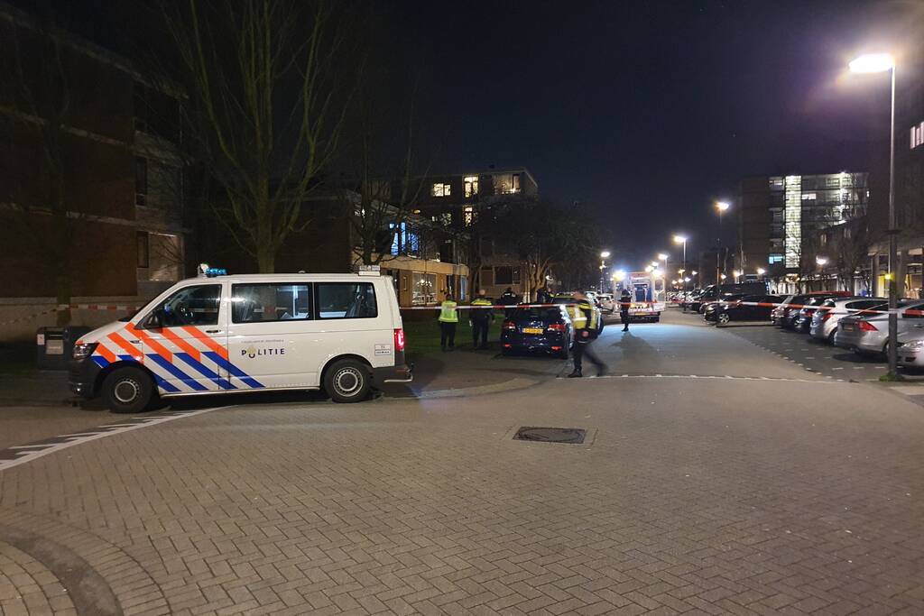 Politie schiet man in been na bedreiging met kapmes