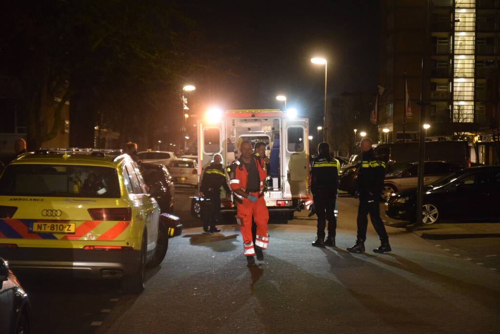 Politie schiet man in been na bedreiging met kapmes