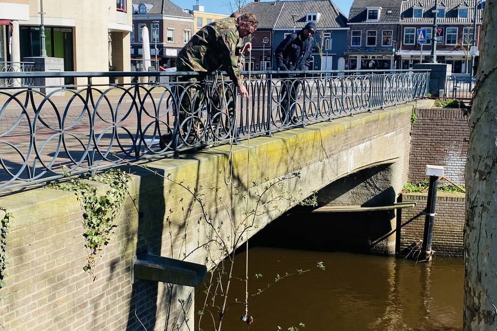 Aangetroffen granaat in de Aa tot ontploffing gebracht