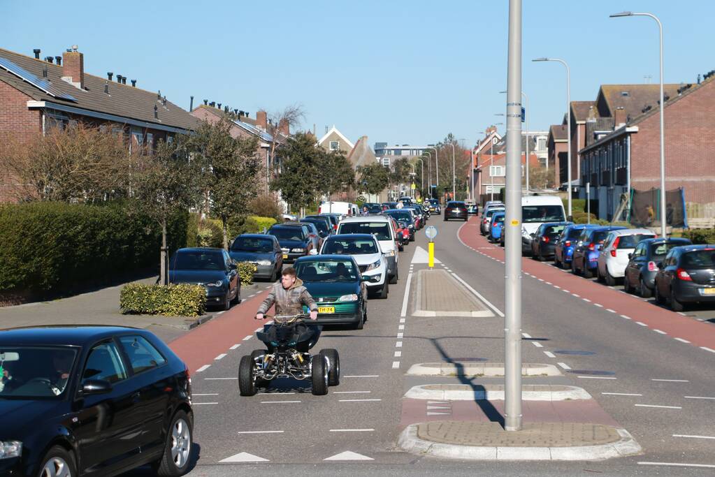 Toegangswegen richting zee op slot door coronavirus