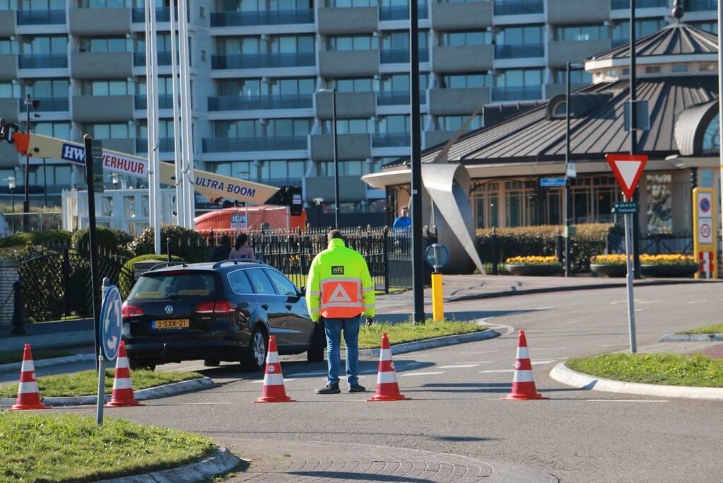 Toegangswegen richting zee op slot door coronavirus