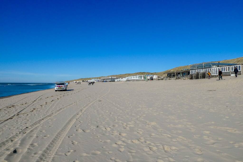 Mensen blijven weg van het strand
