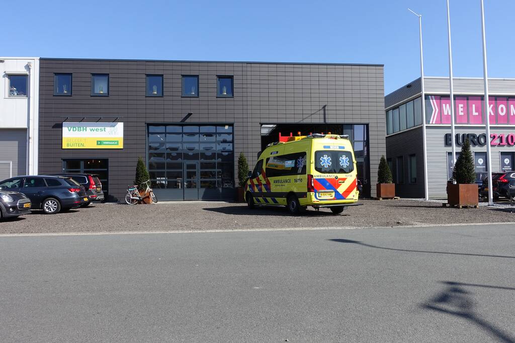 Persoon gewond aan voet bij bedrijfsongeval