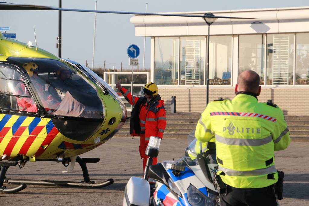 Landing traumahelikopter op boulevard trekt veel bekijks