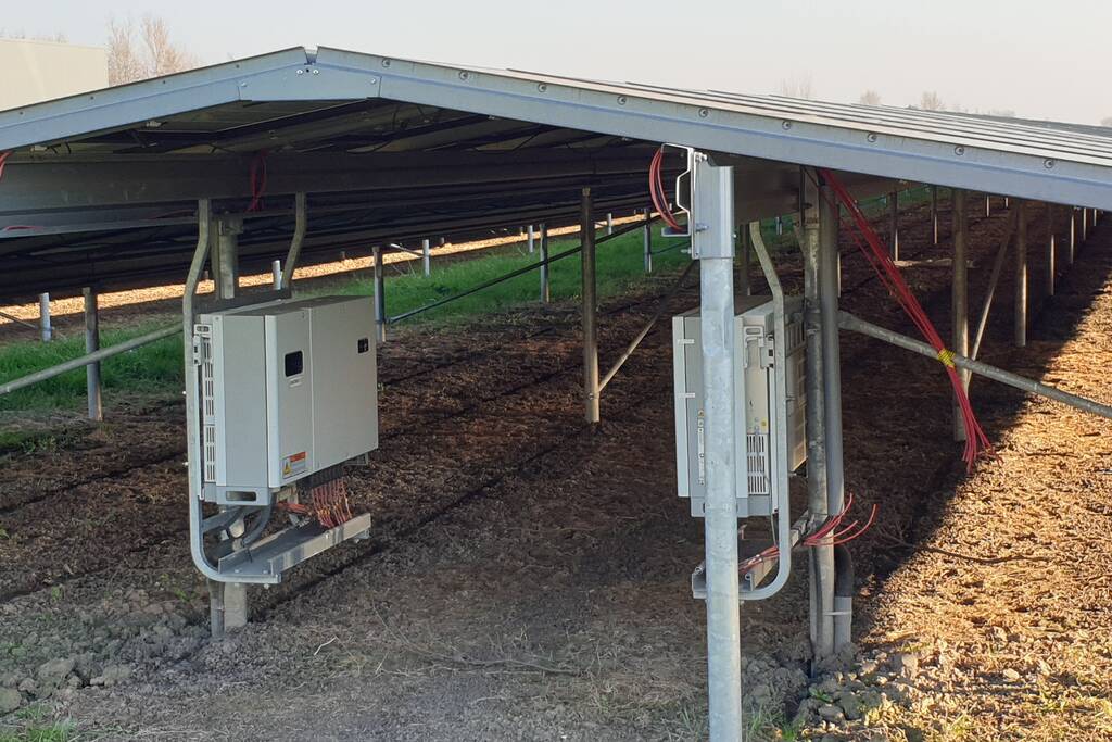 Brand in transformatoren zonnepanelenveld LontZon