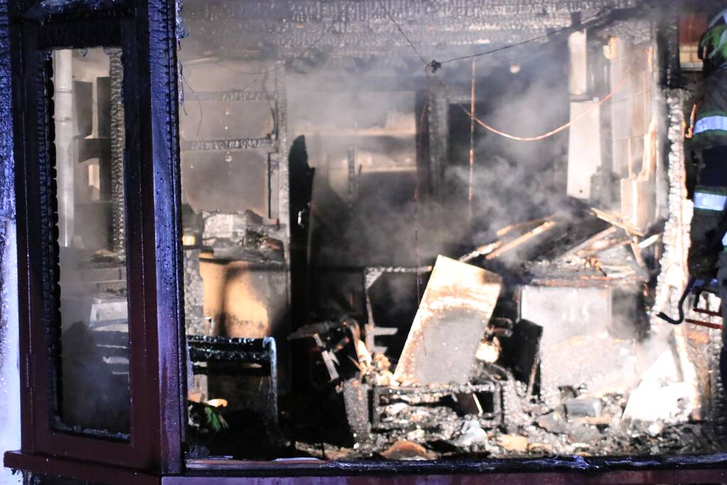 Stacaravan volledig uitgebrand