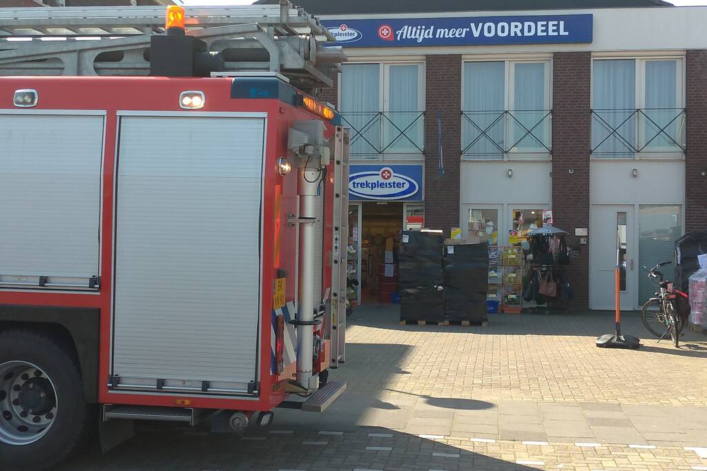 Worstenbroodjes vatten vlam in oven Trekpleister