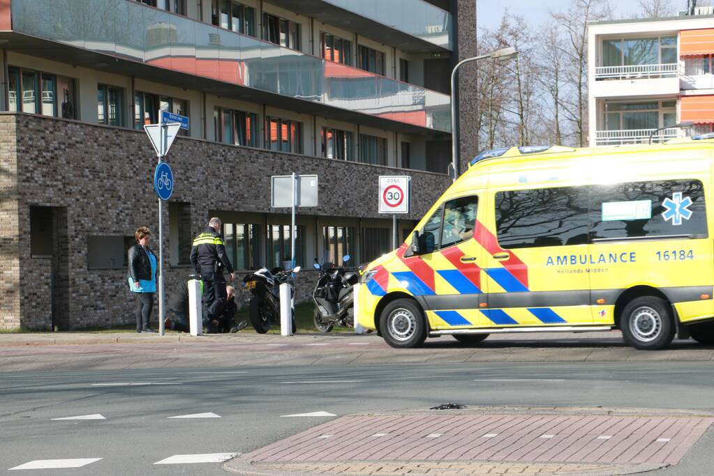 Motorrijder gewond na botsing met auto