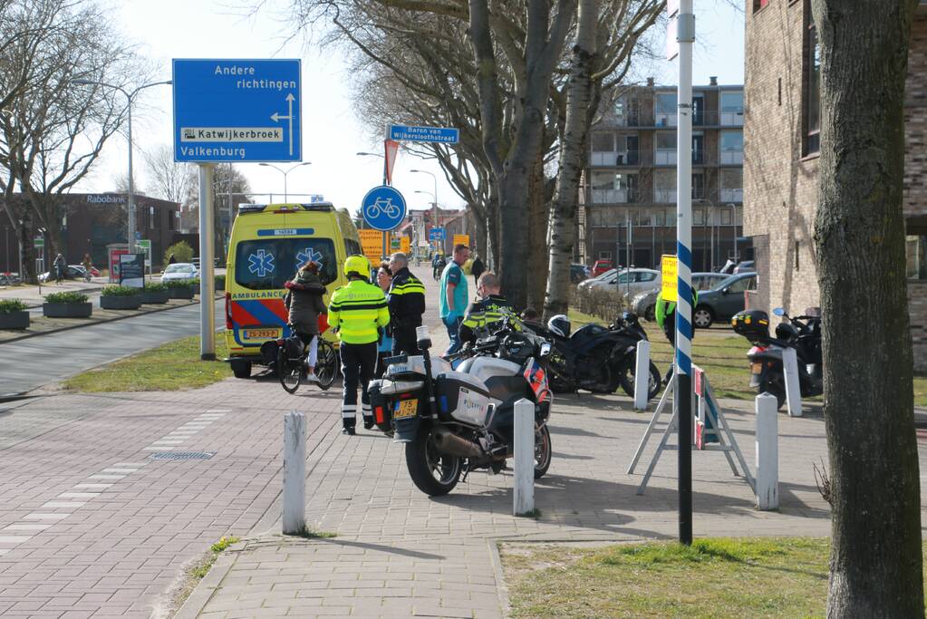 Motorrijder gewond na botsing met auto