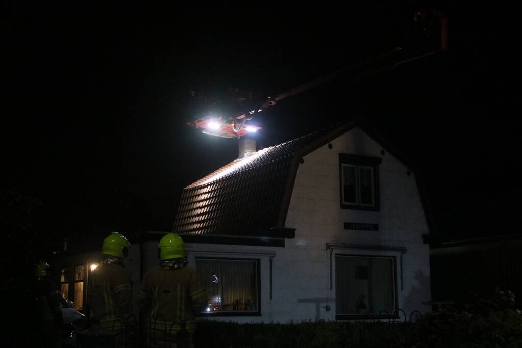 Vonkenregen bij schoorsteenbrand