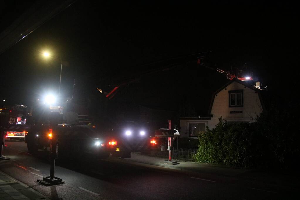 Vonkenregen bij schoorsteenbrand