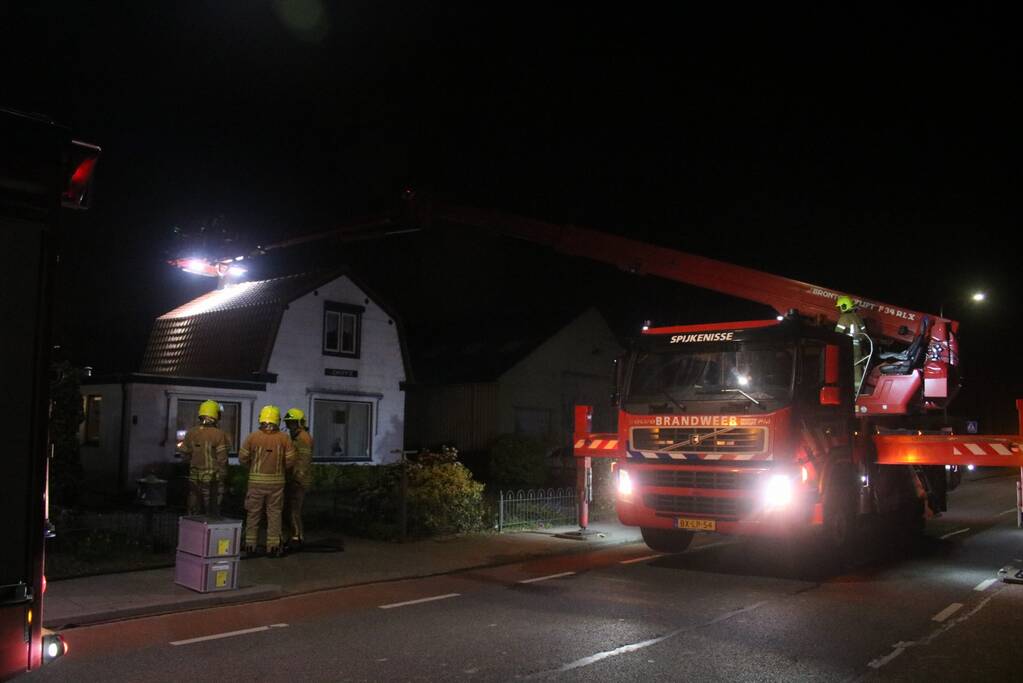 Vonkenregen bij schoorsteenbrand